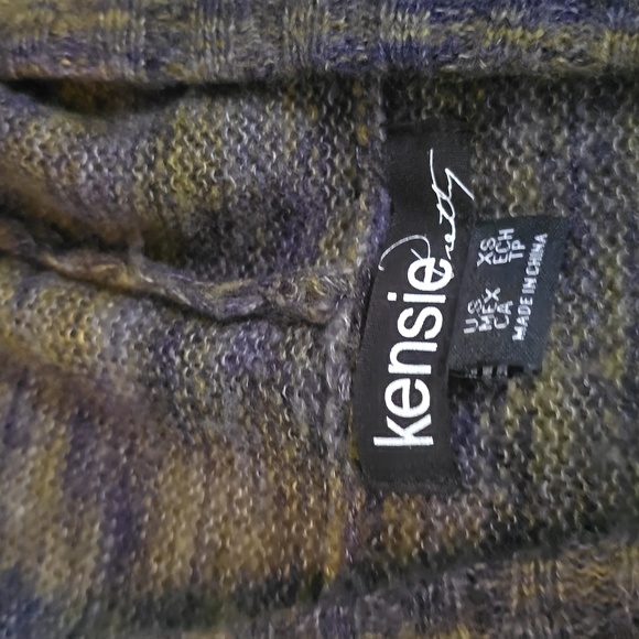 Hooded big button sweater by kensie - Picture 2 of 8